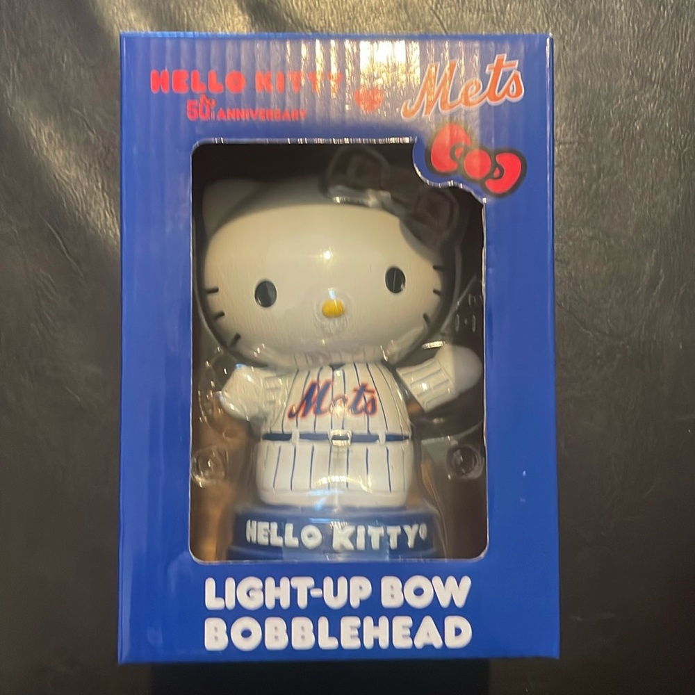 Hello Kitty light-up Bobble head New York mets